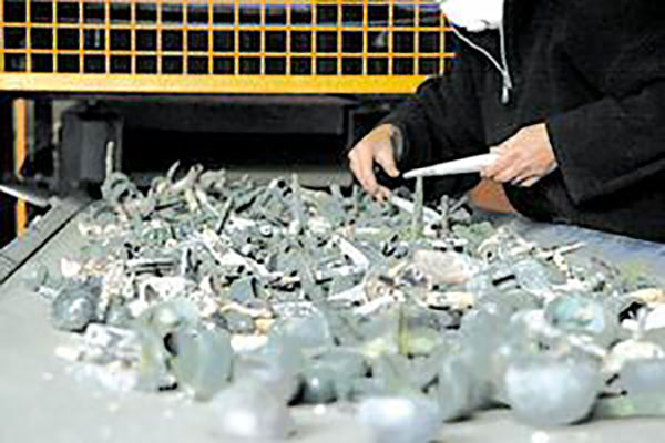 骨灰存放架 殡仪馆骨灰买卖竟成日本一大“产业”