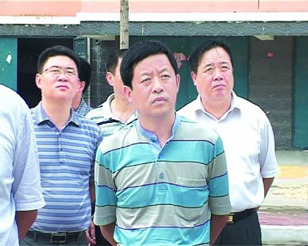 骨灰寄存架 市领导调研殡葬改革推进情况