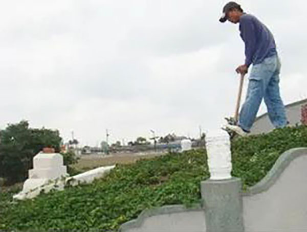 骨灰存放架 迁坟必备：捡骨师讲述捡骨流程
