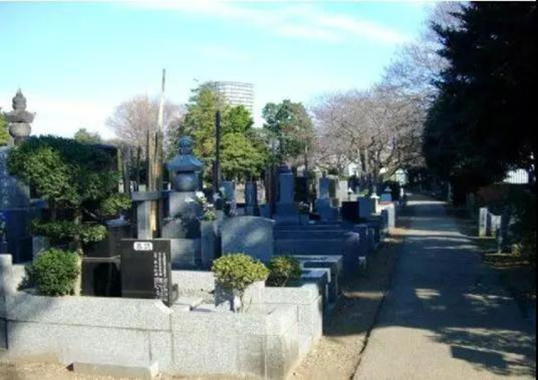 骨灰存放架 奇怪的日式坟墓！详解日本丧葬文化