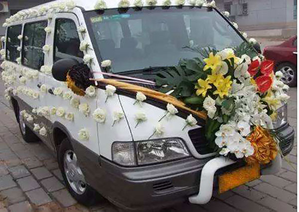 骨灰寄存柜 殡葬一站式套餐 为何全是“坑”