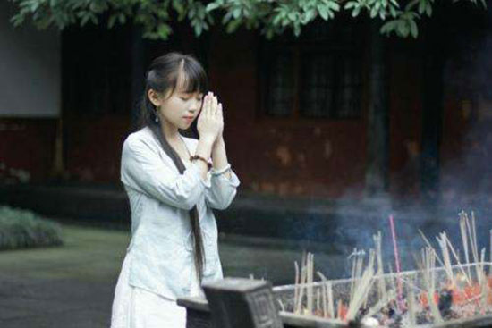 骨灰盒寄存架厂家 念佛可以治失眠吗？