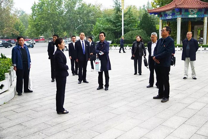 智能骨灰存放架 中国殡葬协会党支部到石家庄市殡仪馆开展“不忘初心 牢记使命”主题教育调研