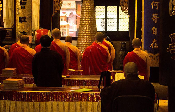 骨灰存放架厂家 念佛能不能得真实利益，完全在用心