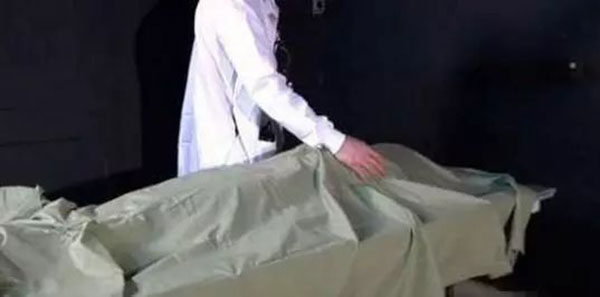 骨灰存放架 人去世后为什么要把脸盖起来呢？